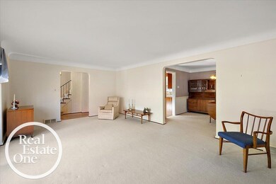 1769 Newcastle Rd, Grosse Pointe Woods, MI 48236 - photo 6