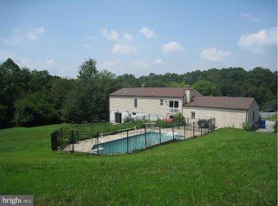 7689 Anvil Dr, Frederick, MD 21701 - photo 4