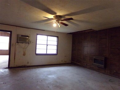 1044 Crawford Rd, Sadler, TX 76264 - photo 6