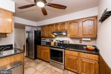 7036 Knighthood Ln, Columbia, MD 21045 - photo 7