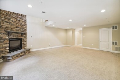 9132 Marlove Oaks Ln, Owings Mills, MD 21117 - photo 5