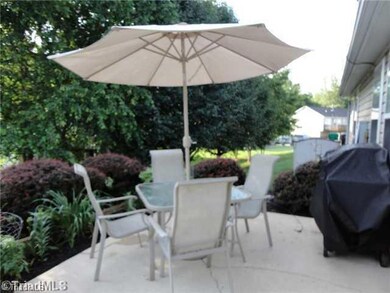 Patio/Deck. Outdoor Enjoyment!