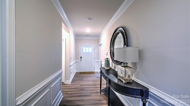 127 Thornberry Rd, Hendersonville, NC 28792 - photo 2