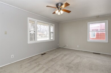 1727 Seneca Ave, Waterloo, IA 50701 - photo 5