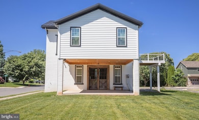 301 E Walnut St, Selinsgrove, PA 17870 - photo 3