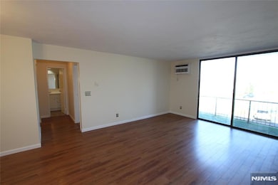 462 Liberty St unit 202, Little Ferry, NJ 07643 - photo 4