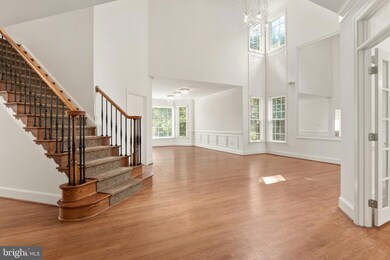 1910 Armand Ct, Falls Church, VA 22043 - photo 2
