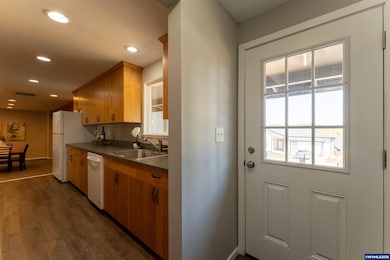 990 Pippa Ln, Philomath, OR 97370 - photo 3