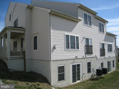 2838 Chinkapin Oak Ln unit 211, Woodbridge, VA 22191 - photo 2