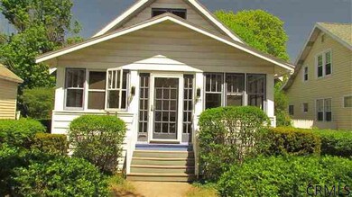 527 Bradford St, Albany, NY 12206 - photo 3