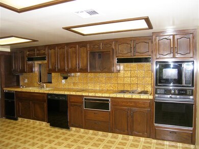 3204 E Lansing Way, Fresno, CA 93726 - photo 4