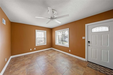 307 Davis Ave, Des Moines, IA 50315 - photo 4