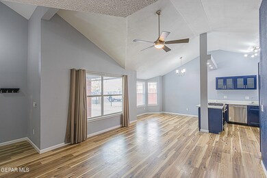 512 Katherine Dr, Horizon City, TX 79928 - photo 7