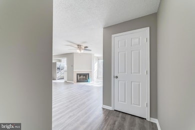 12101 Greenway Ct unit 201, Fairfax, VA 22033 - photo 5