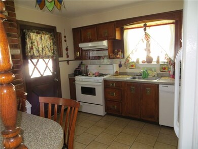 229 Fairfield Ave, Woonsocket, RI 02895 - photo 5