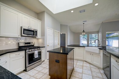 11859 Gatesden Dr, Tomball, TX 77377 - photo 5