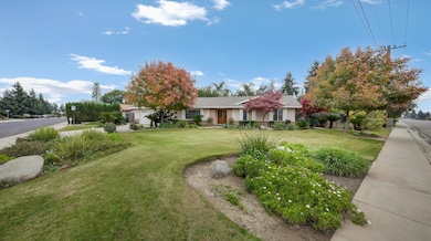 2113 E Paradise Ave, Visalia, CA 93292 - photo 2