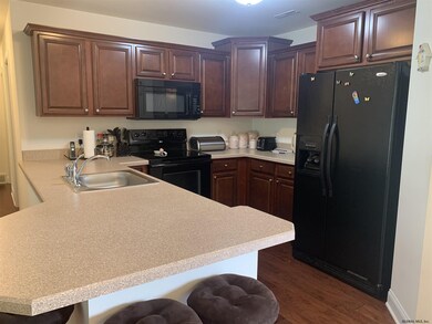 301 Royale Ct, Troy, NY 12180 - photo 5