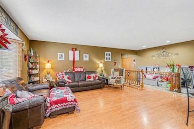 14809 Southpointe Curve, Burnsville, MN 55306 - photo 7