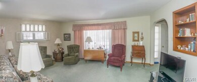 41 N Sycamore St, Macungie, PA 18062 - photo 4
