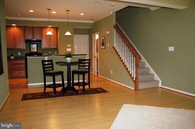 2549 Eastbourne Dr unit 260, Woodbridge, VA 22191 - photo 5