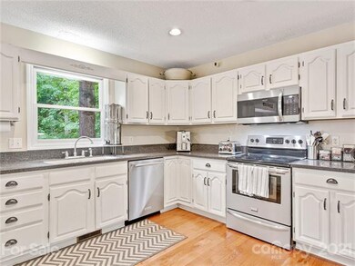 75 Forest Lake Dr, Asheville, NC 28803 - photo 3