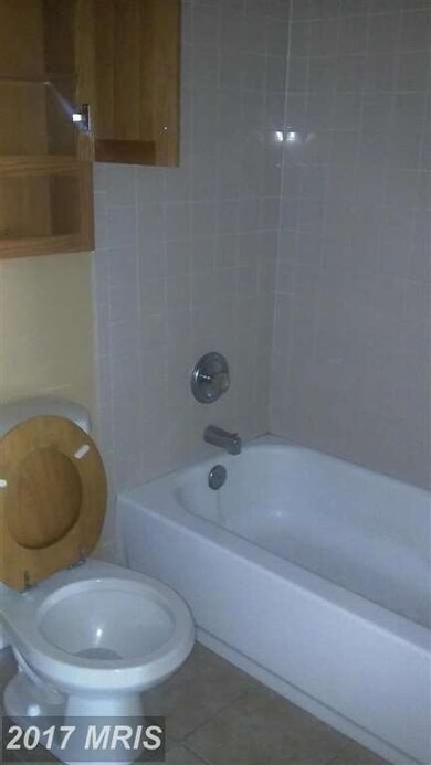 11 Pinecone Ct, Parkville, MD 21234 - photo 2