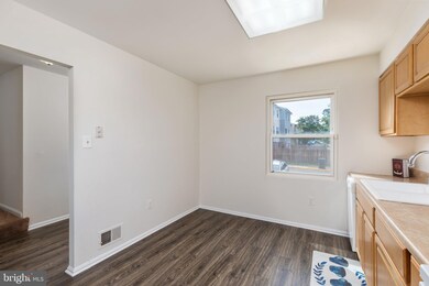 8342 Shady Grove Cir, Manassas, VA 20110 - photo 5