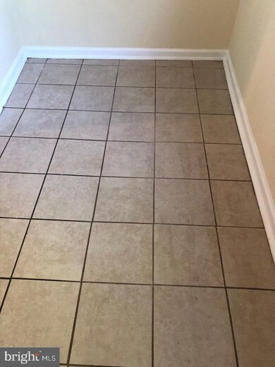 7226 Radbourne Rd, Upper Darby, PA 19082 - photo 4