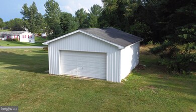 10993 Horseshoe Dr, Frederick, MD 21701 - photo 4