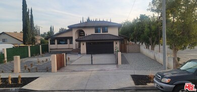 Main House 2 Story (4 Beds & 3
