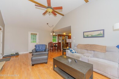 3 Familyroom 3