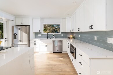 12033 40th Ave NE unit A, Seattle, WA 98125 - photo 6