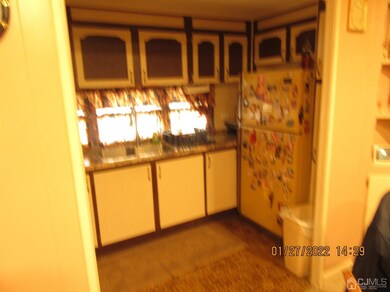 26 Dalbert St unit N-10, Carteret, NJ 07008 - photo 3