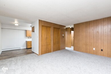 Unit 4 Living Room 20180914-DW-4676-FULL
