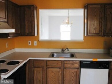 7009 Flag Harbor Dr, District Heights, MD 20747 - photo 2