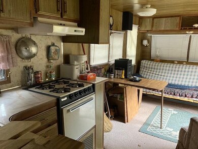 52 Burns Rd, Pittsburg, NH 03592 - photo 5