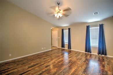 8669 S 261st East Ave, Broken Arrow, OK 74014 - photo 3