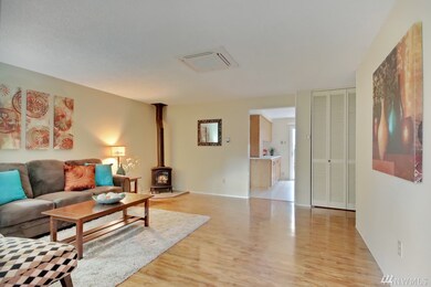 1017 NW Kingsview Ct, Yelm, WA 98597 - photo 2