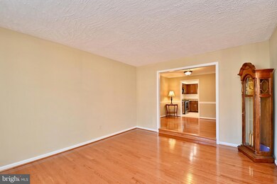 7967 Hidden Bridge Dr, Springfield, VA 22153 - photo 6