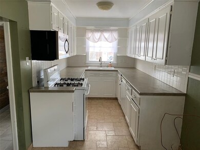 503 Forest Dr SE, Cedar Rapids, IA 52403 - photo 2