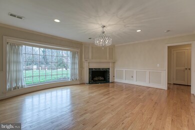 6610 Van Winkle Dr, Falls Church, VA 22044 - photo 5