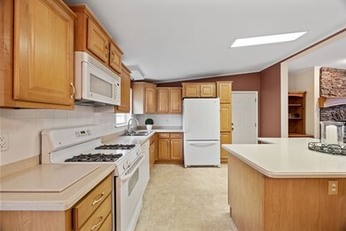 3705 Pheasant Ln, Middleborough, MA 02346 - photo 5