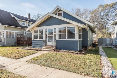 317 N Franklin Ave, Sioux Falls, SD 57103 - photo 2