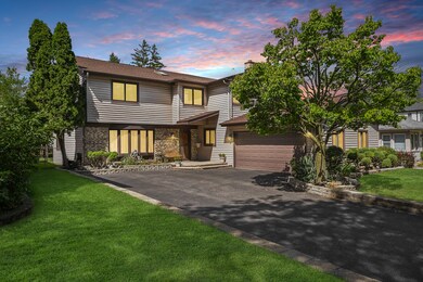 690 N Kenilworth Ave, Elmhurst, IL 60126 - photo 2