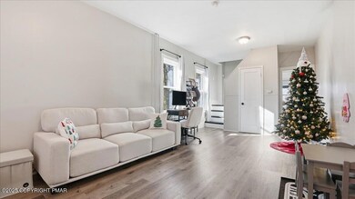 109 Pen Argyl St, Pen Argyl, PA 18072 - photo 5