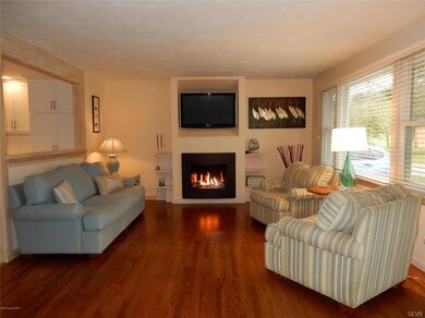 579 Circle Dr, East Stroudsburg, PA 18301 - photo 6