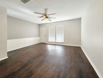 425 SW Thomas St unit B, Burleson, TX 76028 - photo 4