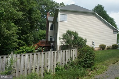 4302 Hollowstone Ct, Chantilly, VA 20151 - photo 2