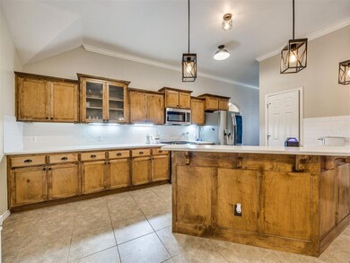 9809 SW 33rd St, Yukon, OK 73099 - photo 6